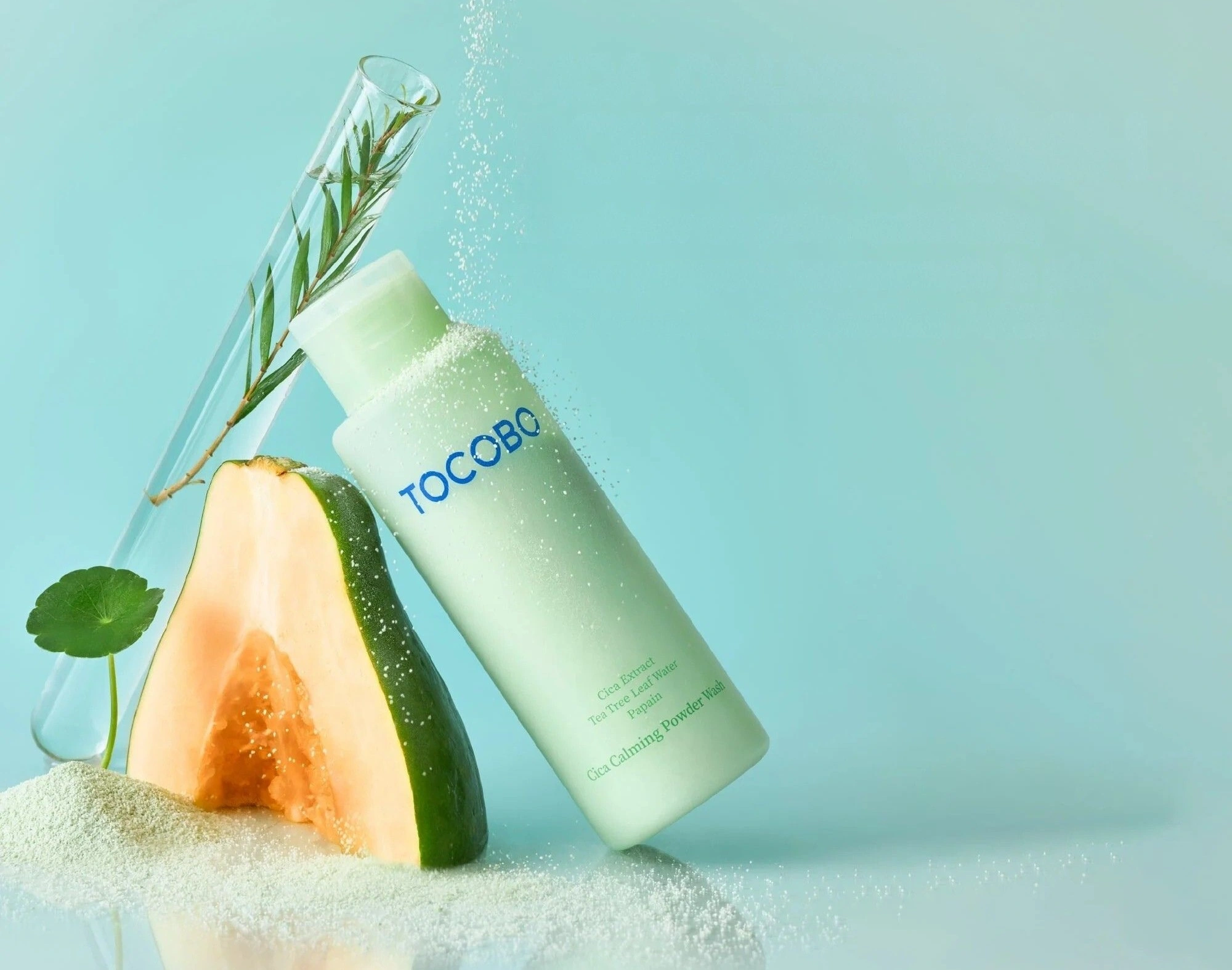 Успокаивающая энзимная пудра TOCOBO Cica Calming Powder Wash с центеллой азиатской и папаином для деликатного отшелушивания, очищения пор и уменьшения покраснений. 
